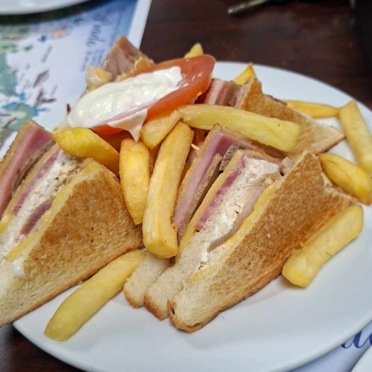Emparedados /Sandwiches - Club Sandwich