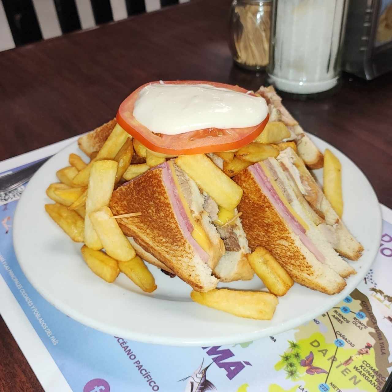 Emparedados /Sandwiches - Club Sandwich