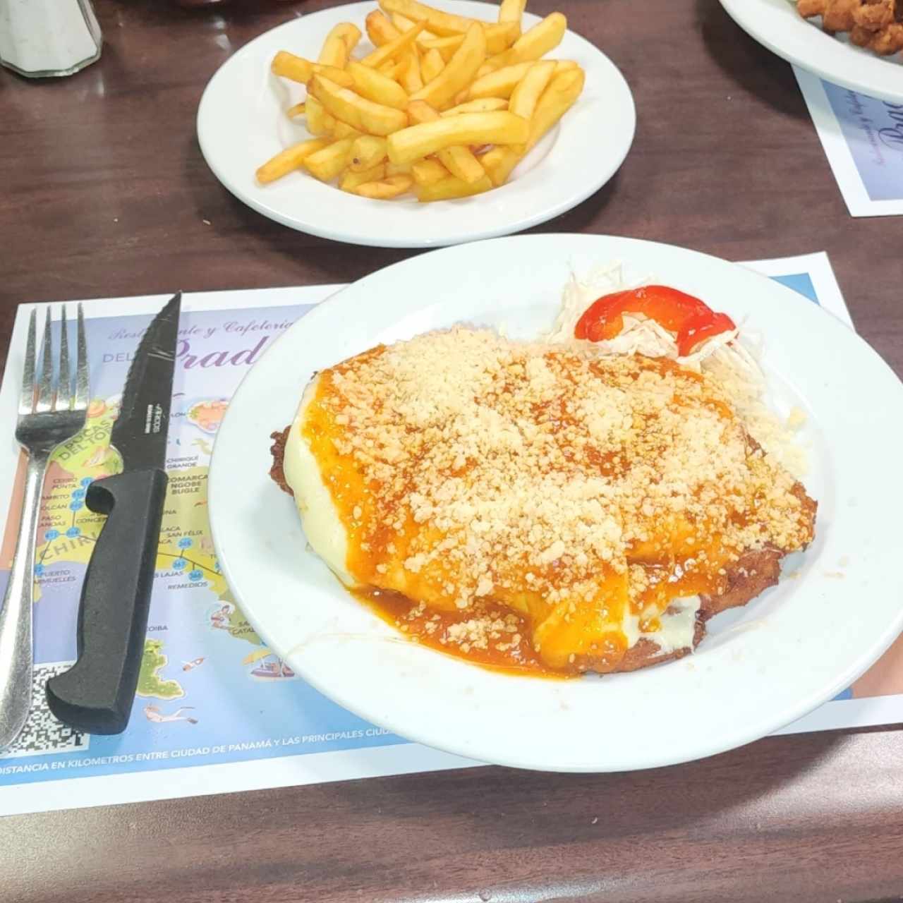 Bistec de pollo a la parmesana