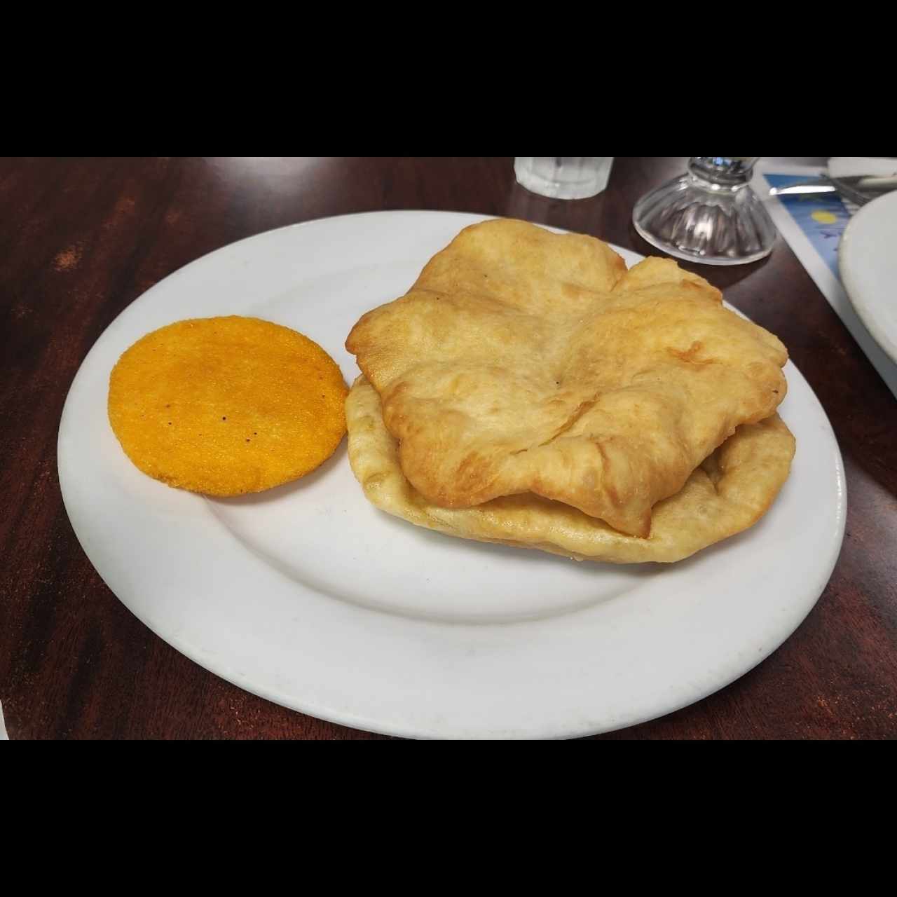 Desayunos / Breakfast - Hojaldre (1) y tortilla
