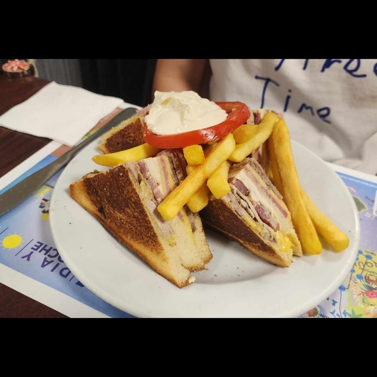 Emparedados /Sandwiches - Club Sandwich