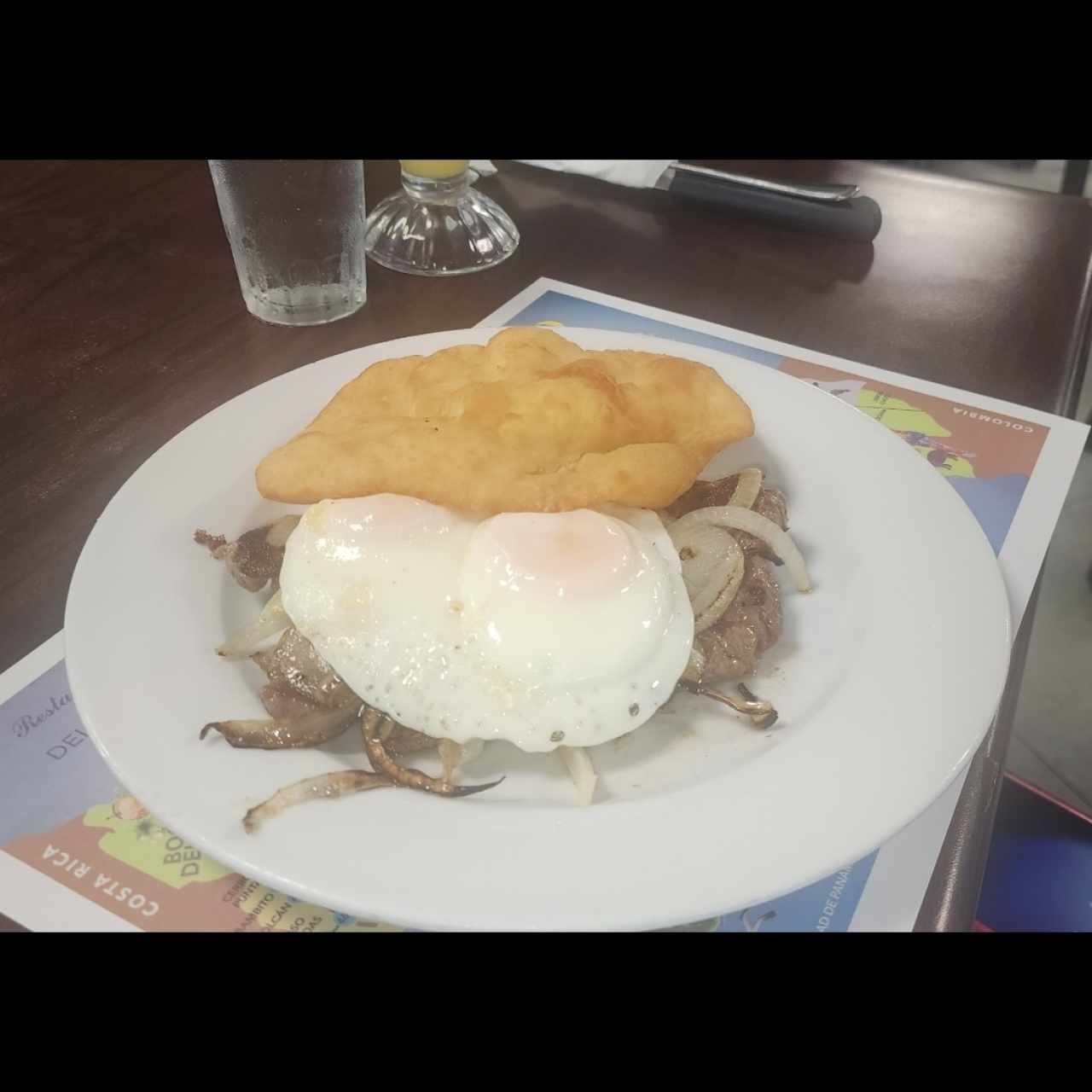 Desayunos / Breakfast - Bistec encebollado