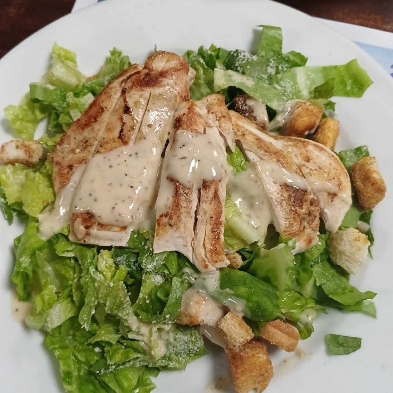 Ensalada César con pollo