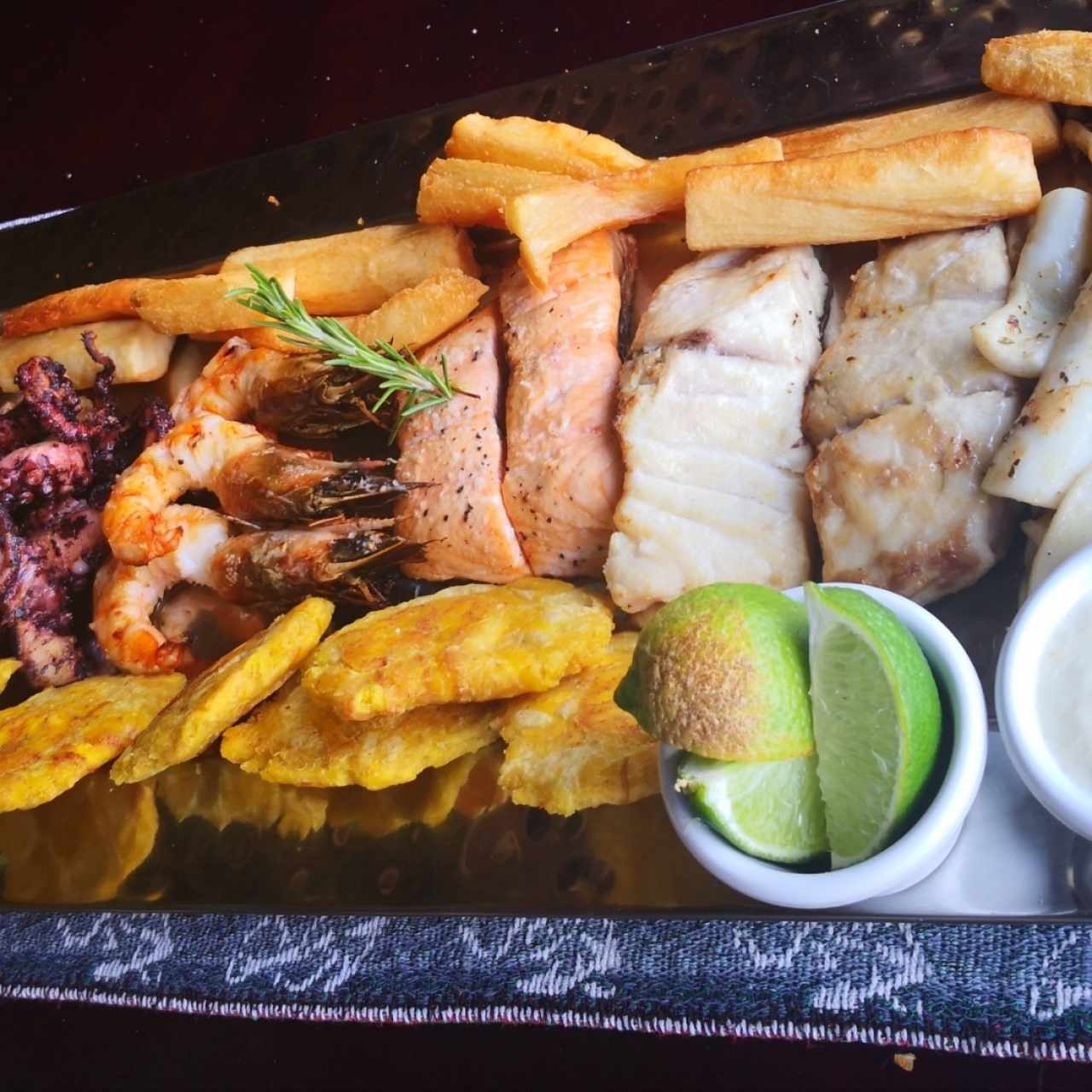 Parrilla Mixta Mar y Tierra