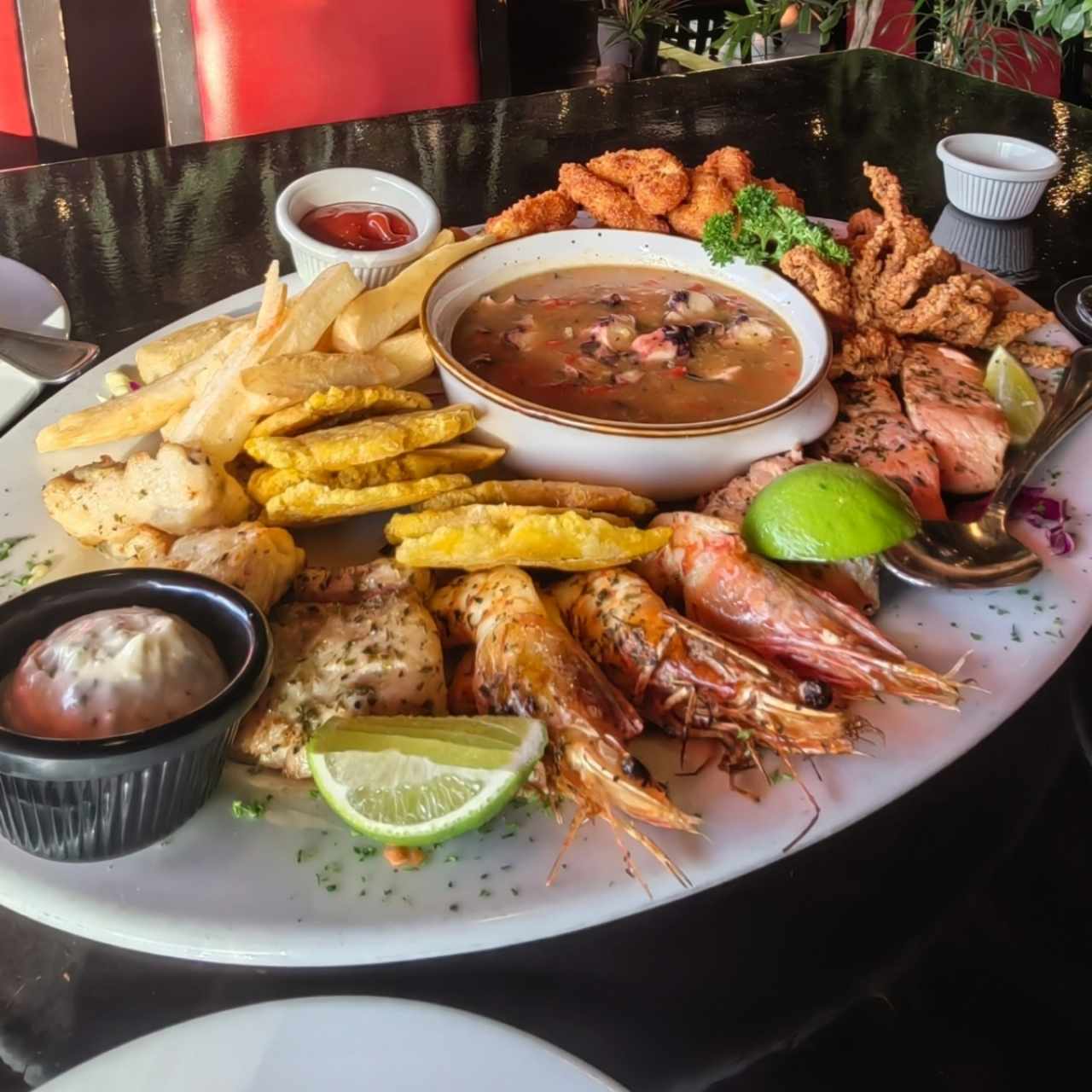 Bandeja de Mariscos ~ $65