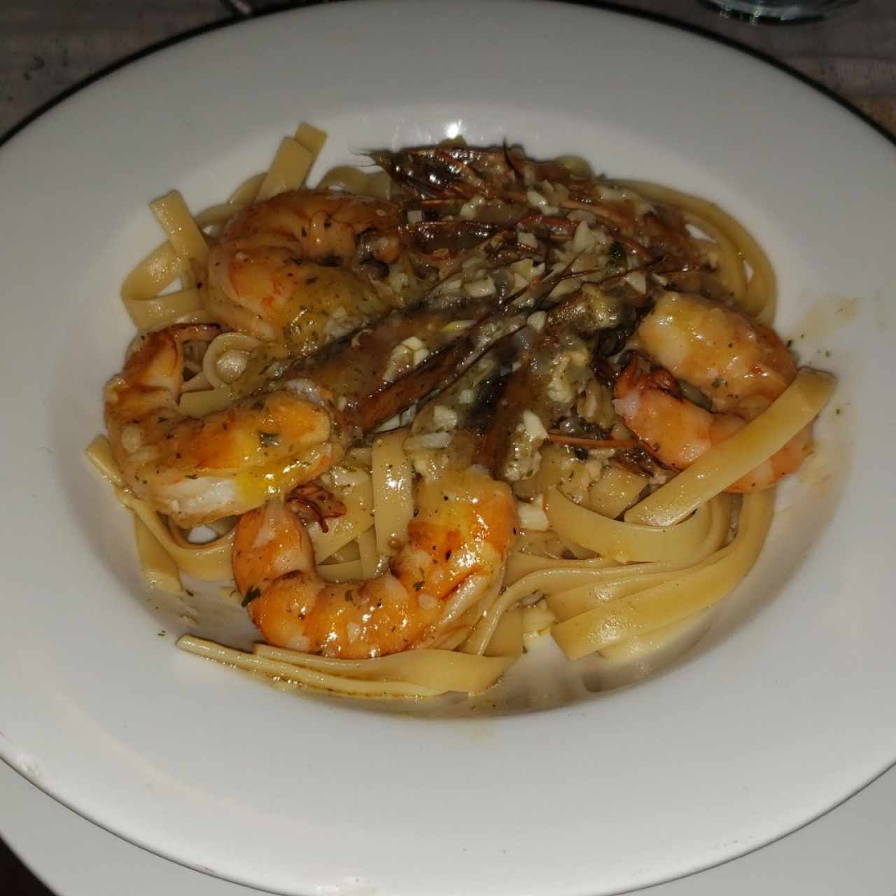 Pasta fetuchini con langostinos
