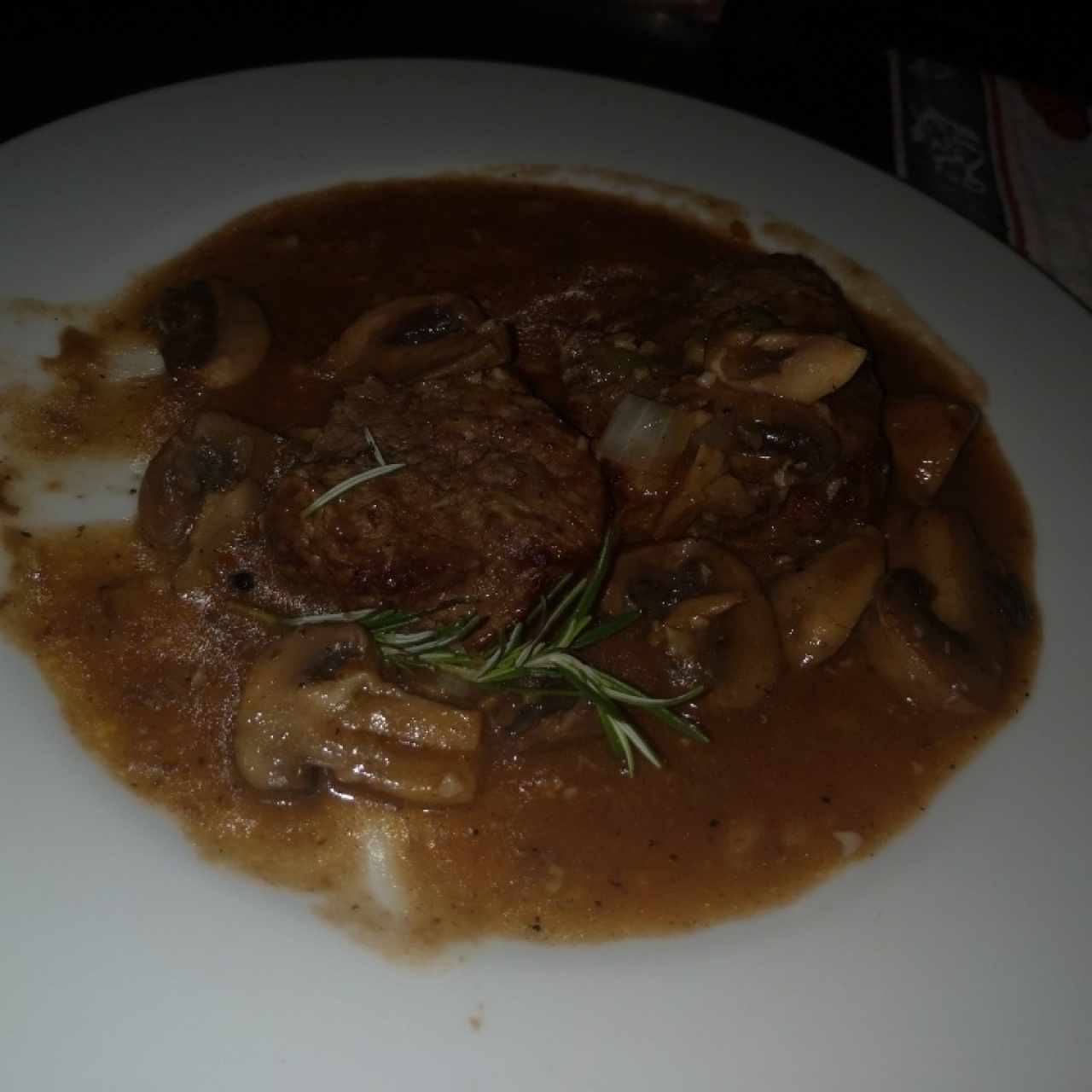 Filete Migñon con Champiñones Frescos