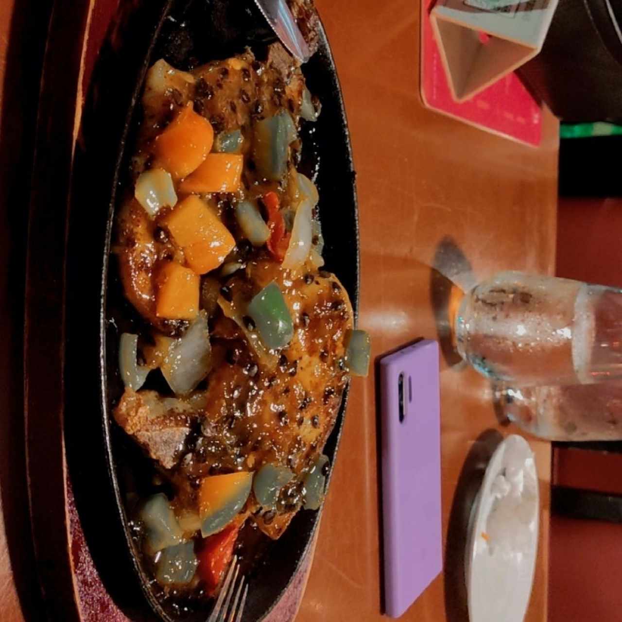 Chuletas de Cerdo en Salsa de Maracuyá