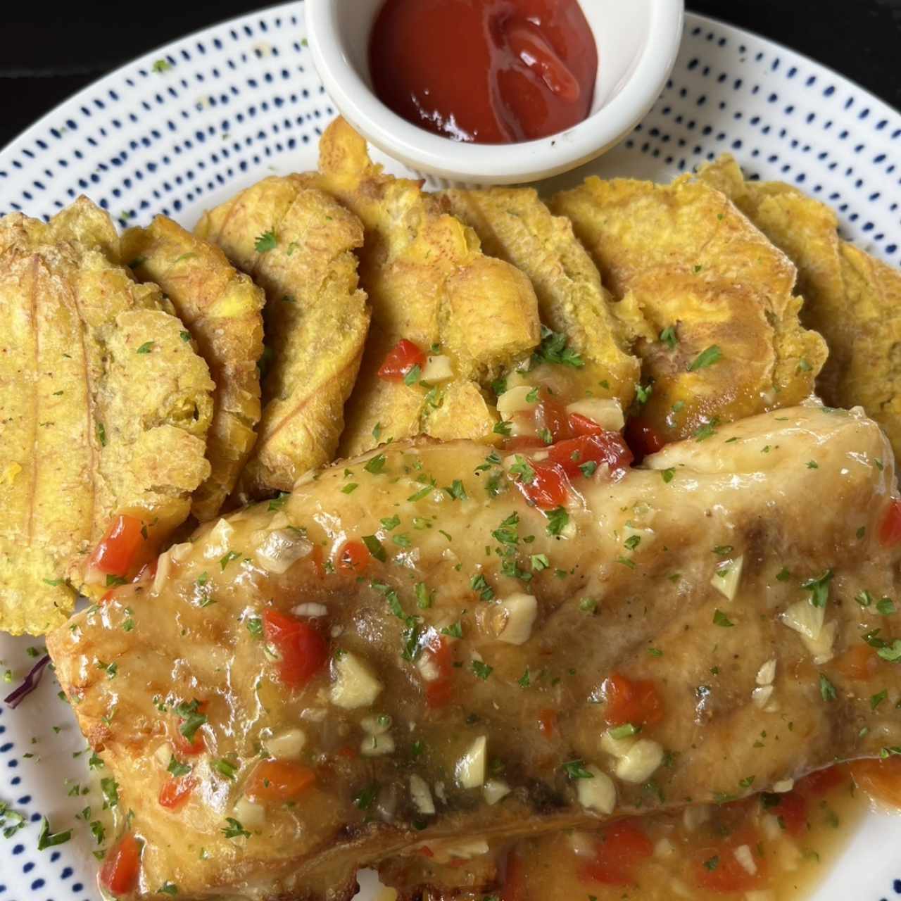 Filete de Corvina al Ajillo