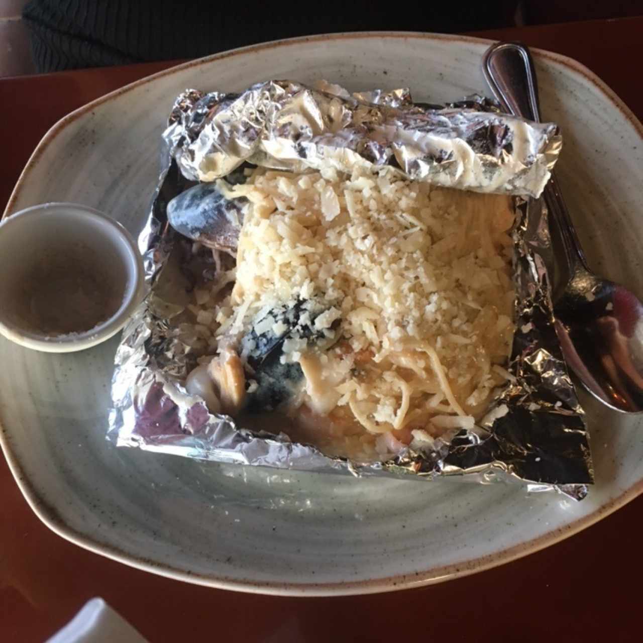 Pasta al Cartucho con Mariscos salsa alfredo