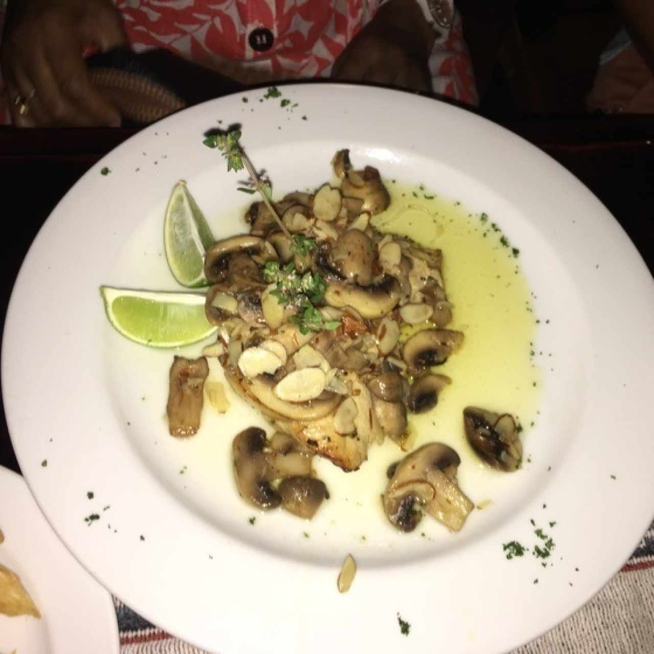 filete en salsa de hongos 
