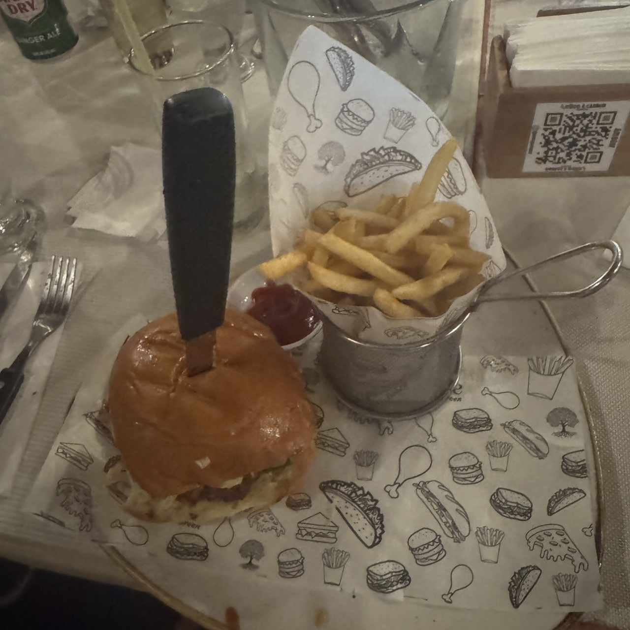 HAMBURGUESA LEÑOS & CARBÓN ANGUS USDA CHOICE