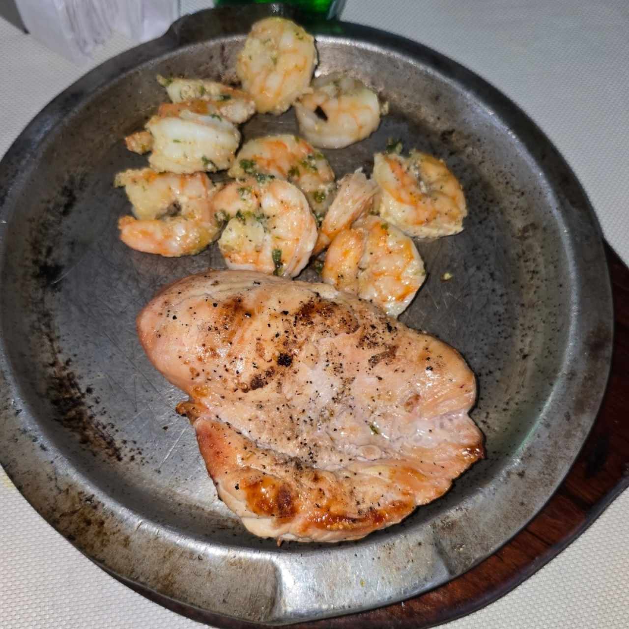 Pollo y langostinos