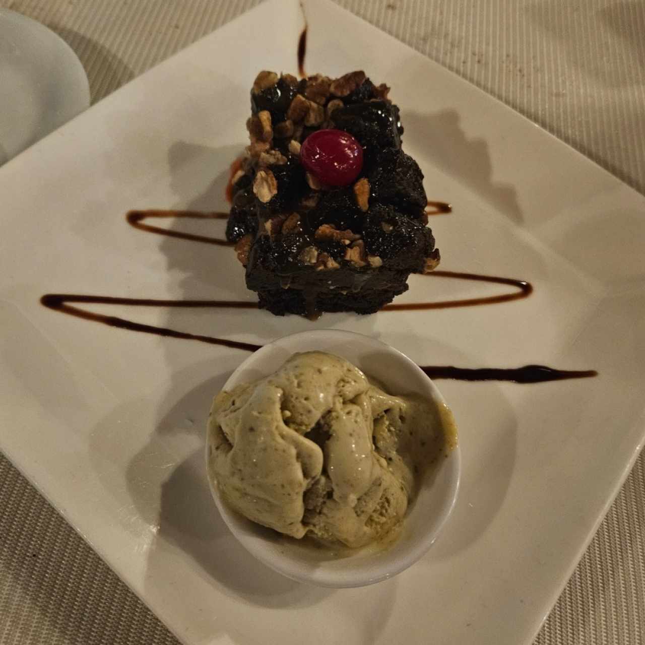 BROWNIE ROCK CON HELADO