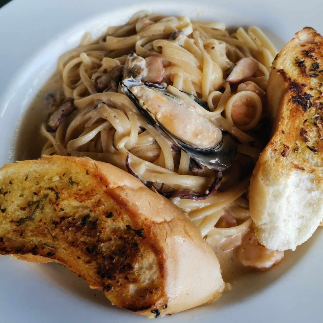 Linguine con fruti di mare