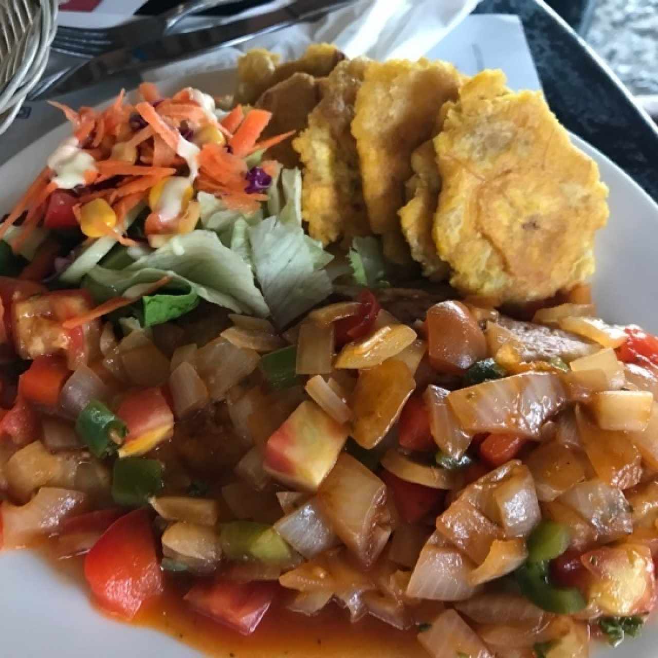 filete de corvina a la criolla