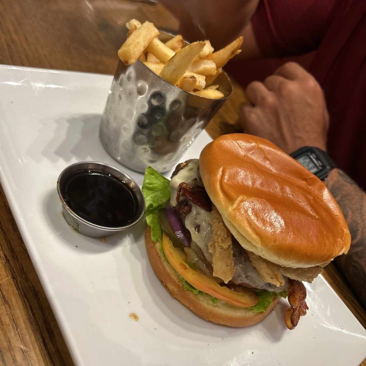 FRIDAYS SIGNATURE WHISKEY-GLAZED BURGER