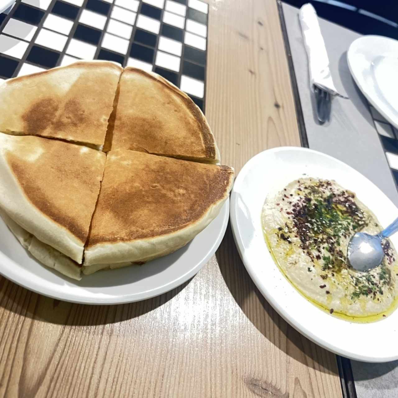 Humus Con Pan pita