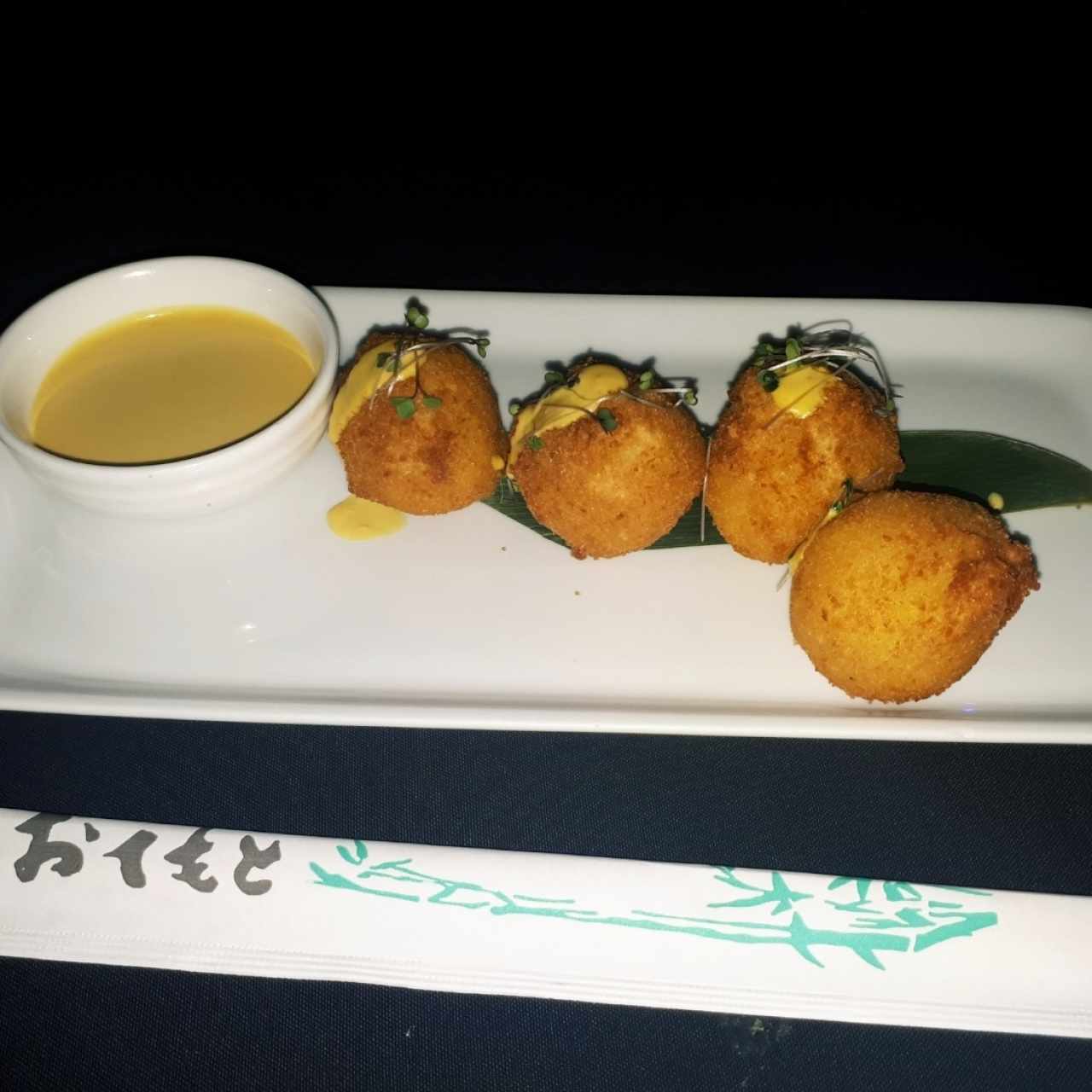 Arancinis de Salmon Ahumado al Ají Amarillo 
