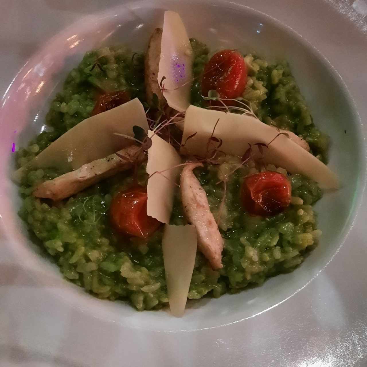 risoto de aguacate y pollo
