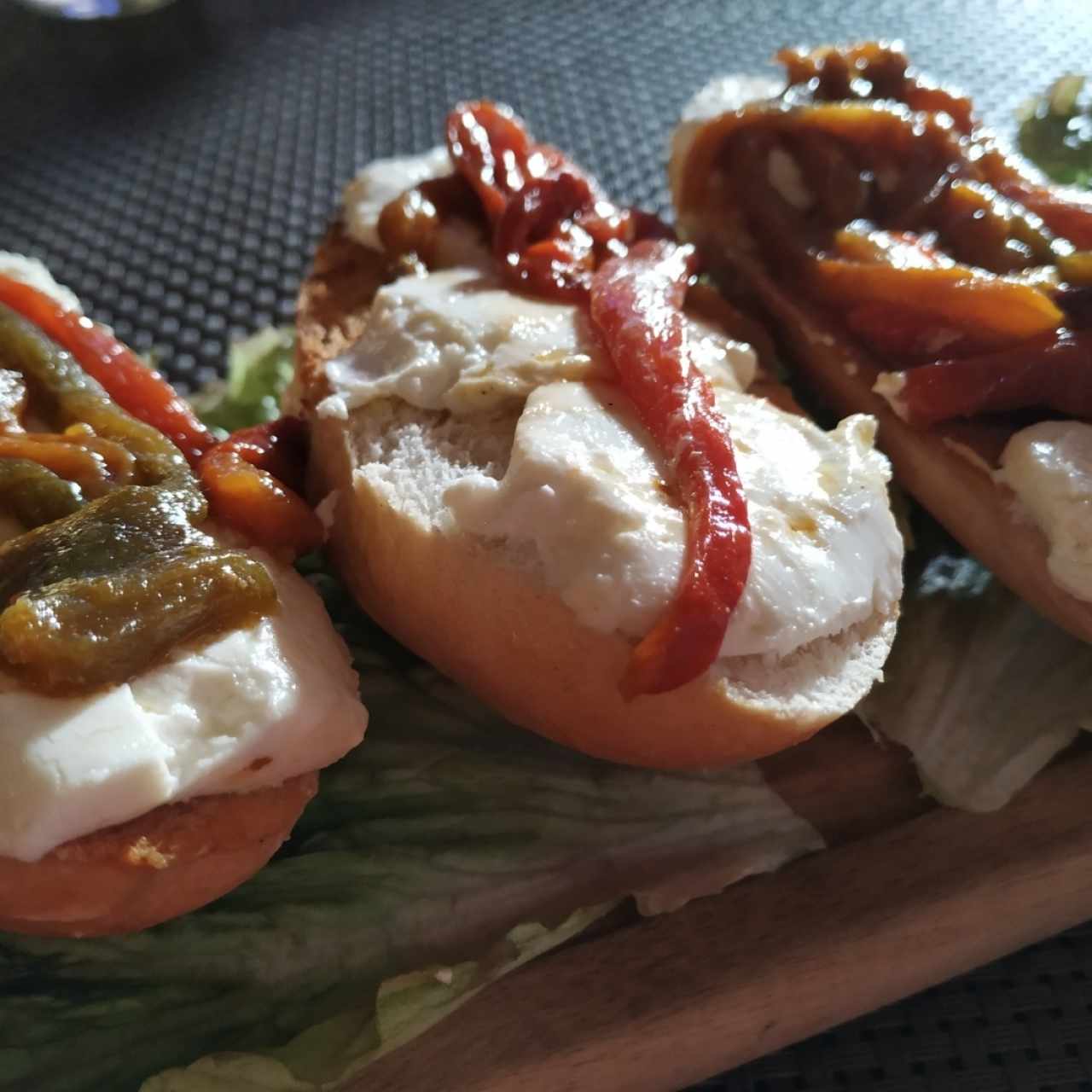 Bruchettas de queso de cabra 🤤
