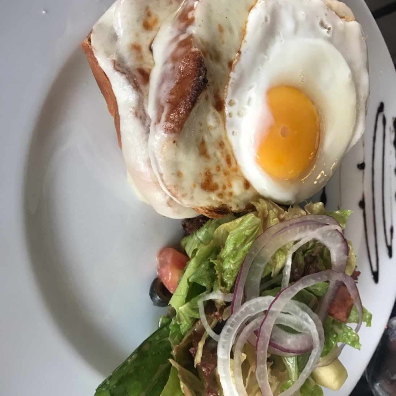 Croque Madame et sa Salade