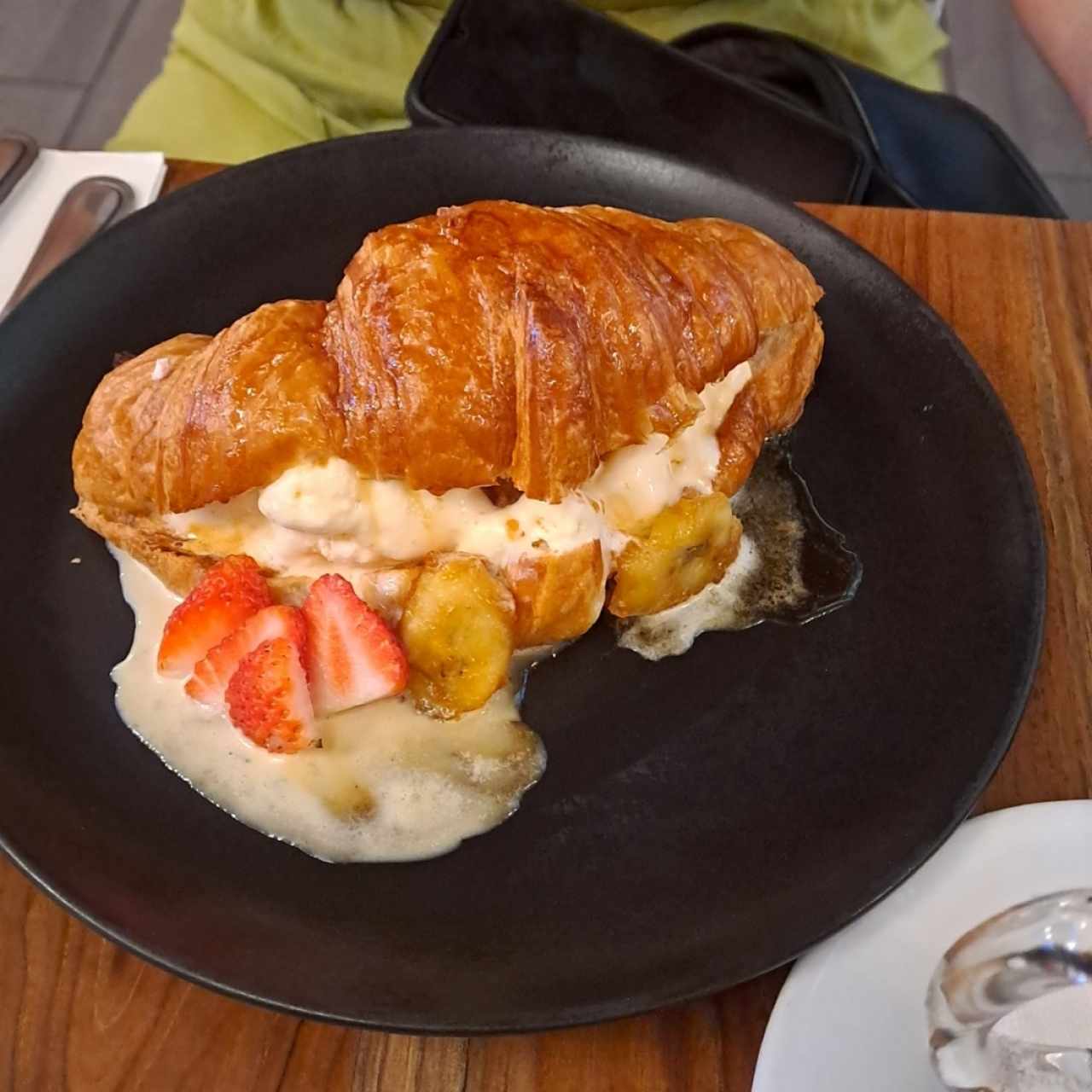 croissant banana flambeé 