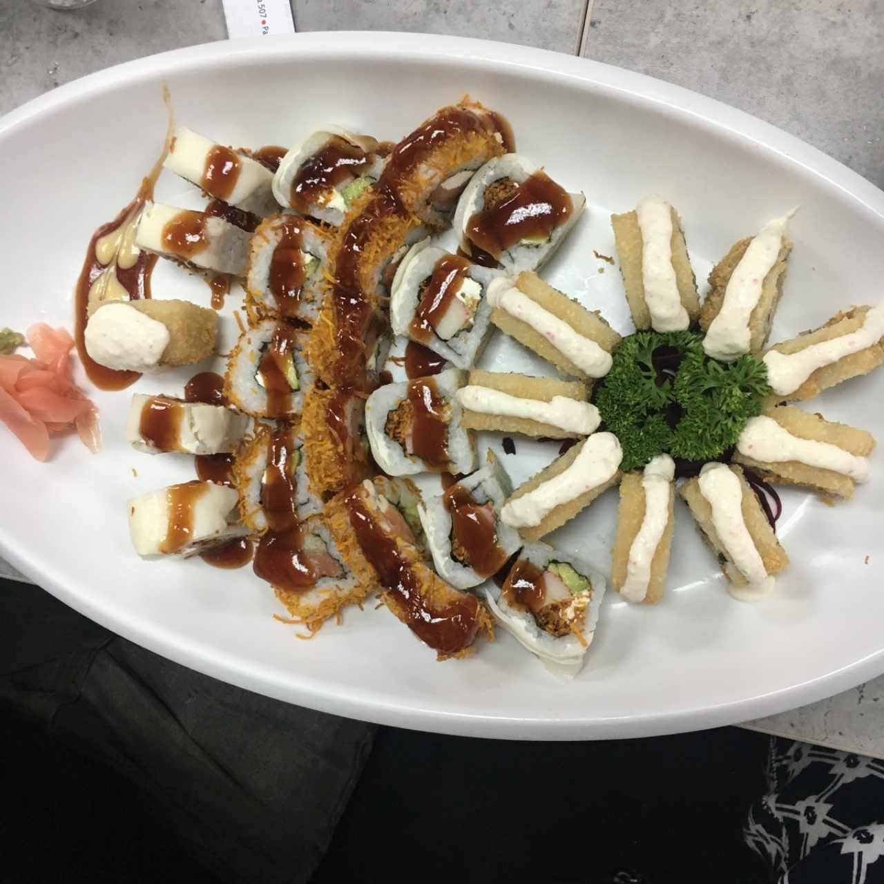 Deli Apanado, Chicago Roll, Crispy Salmon 