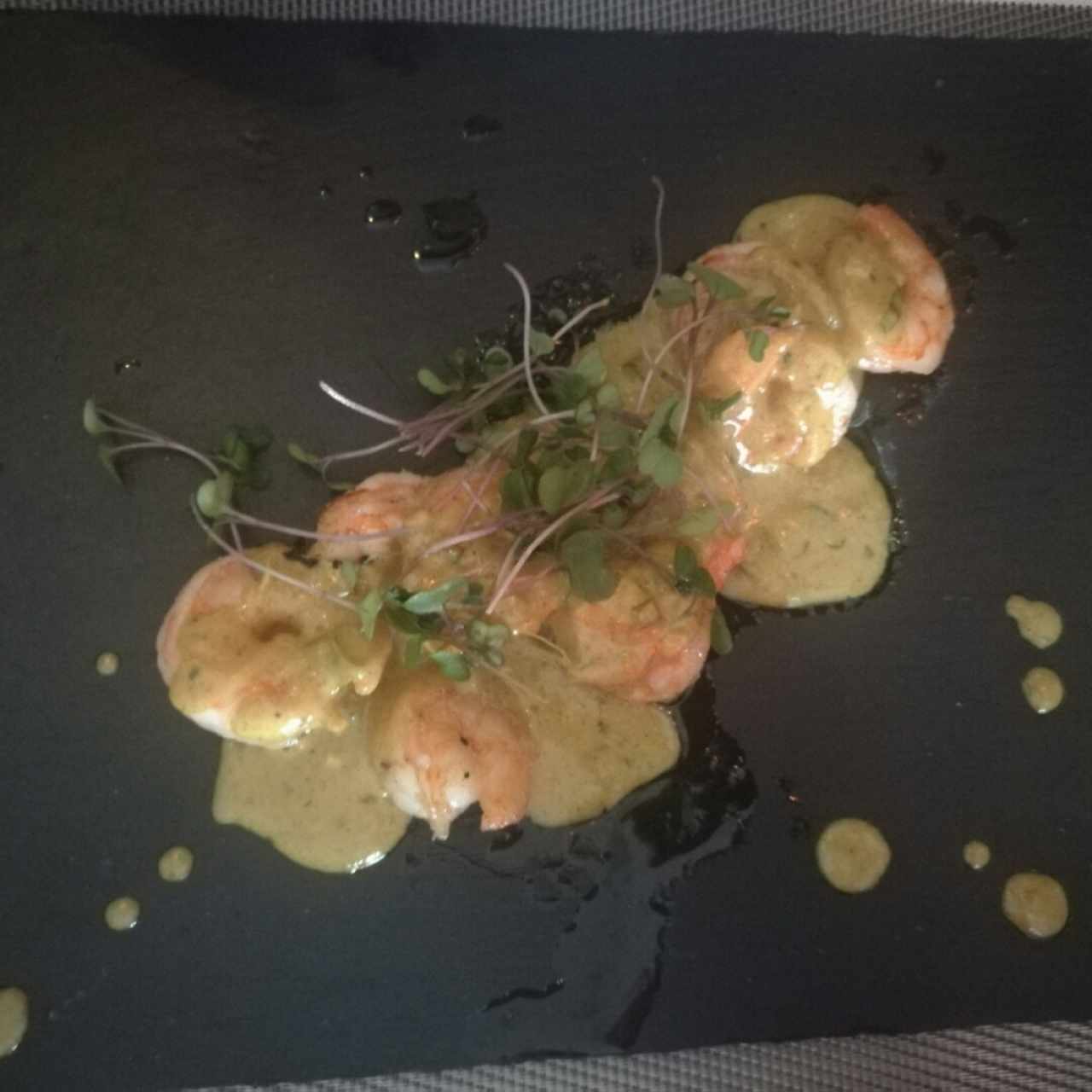 Camarones en salsa de curry y coco
