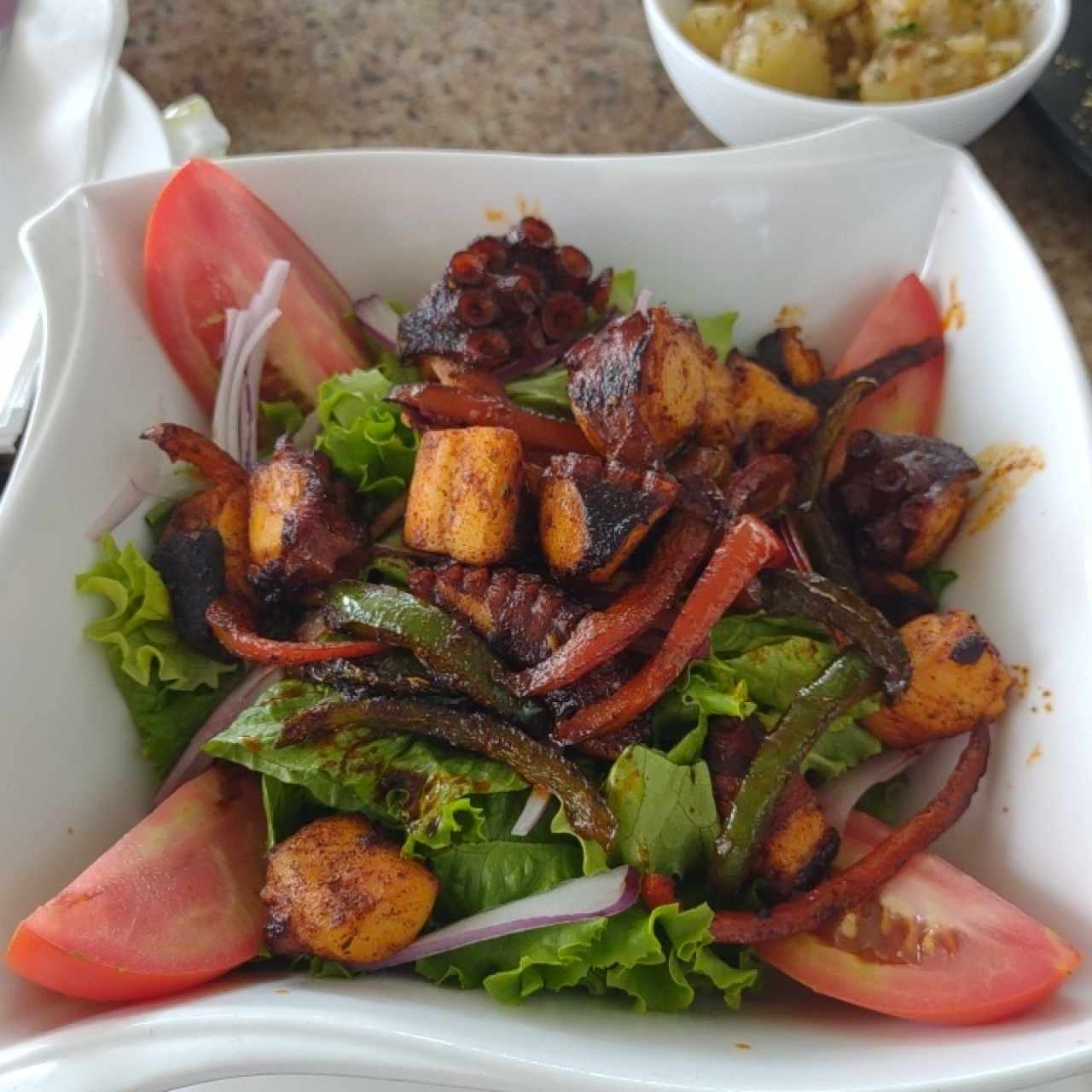 Ensalada de pulpo al grill