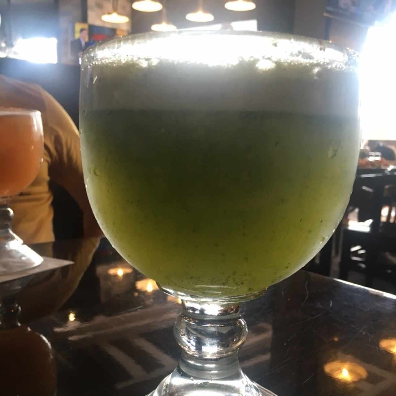 Limonada con hierba buena