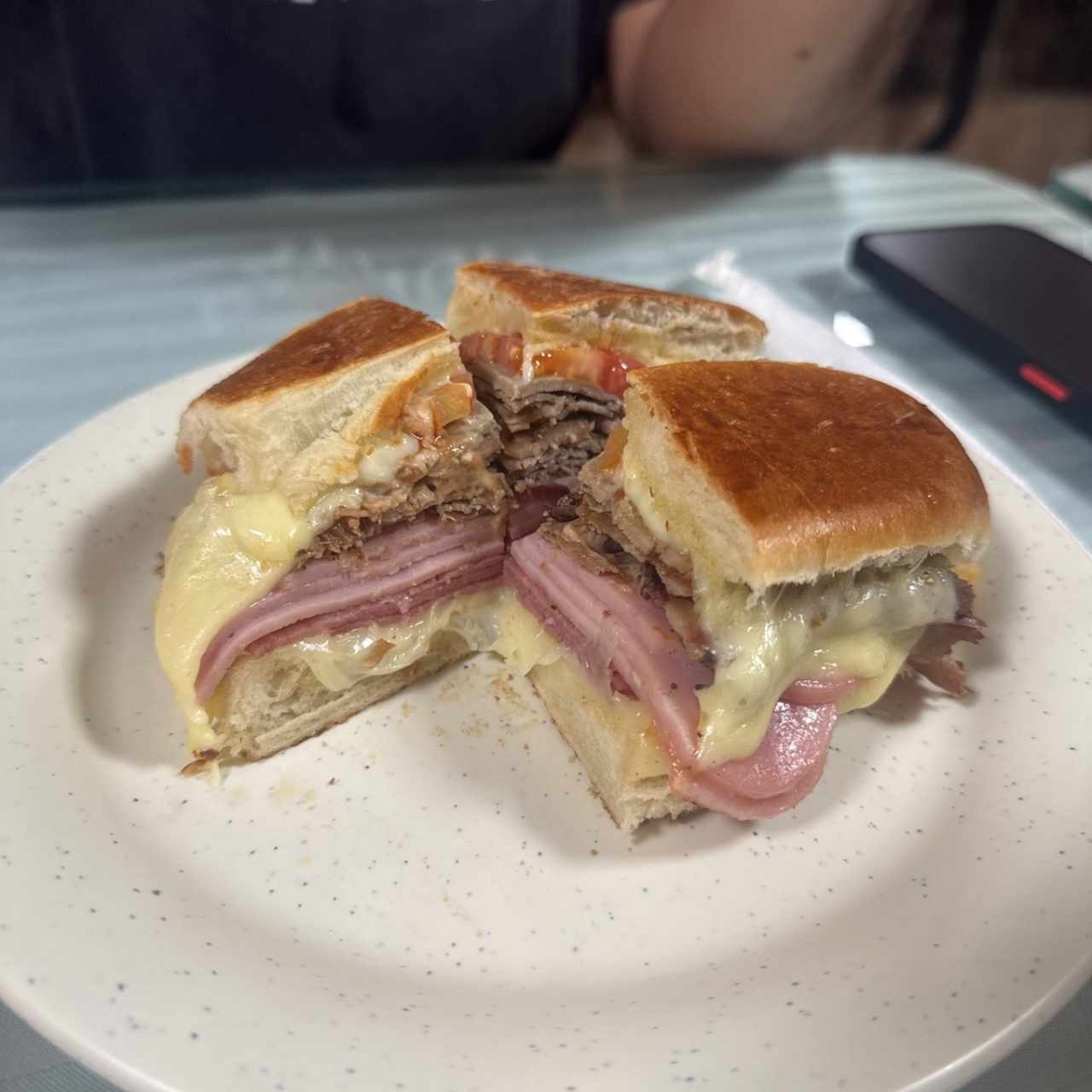EMPAREDADOS - Emparedado Cubano