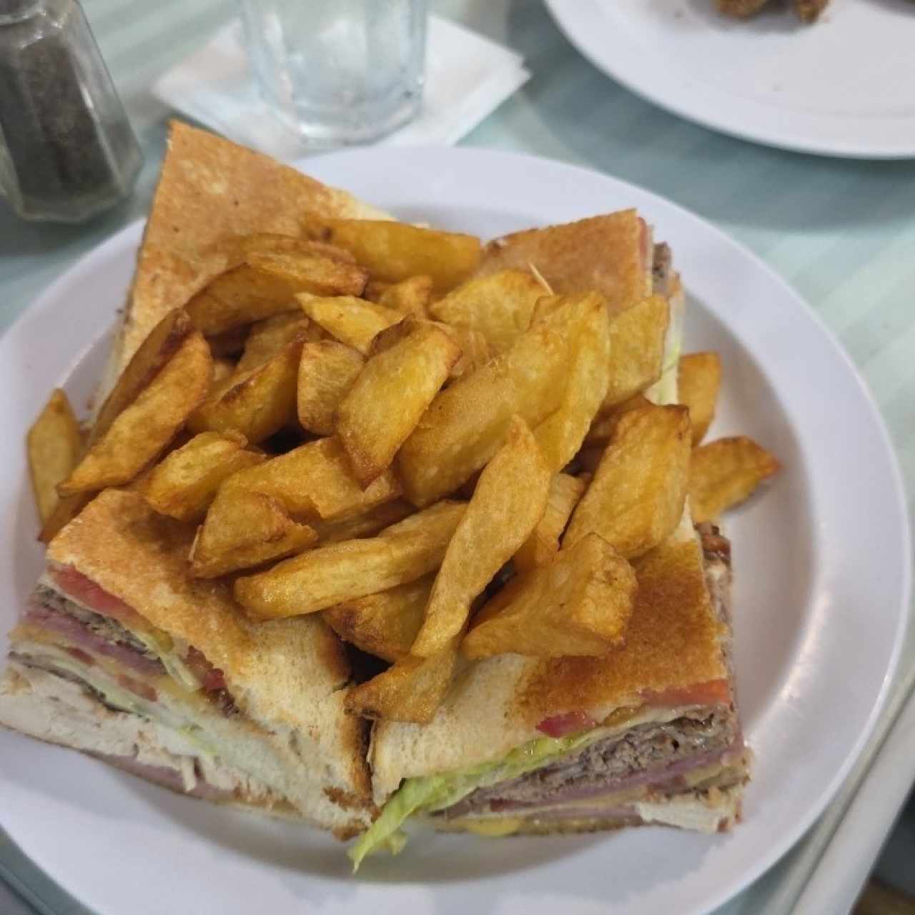 EMPAREDADOS - Club Sandwich