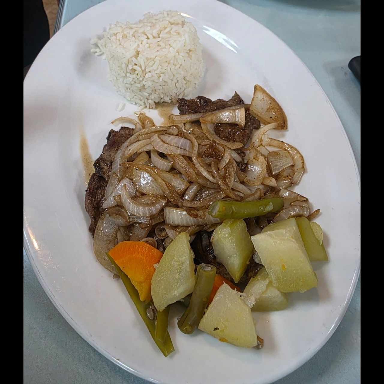 Bistec de Higado Encebollado