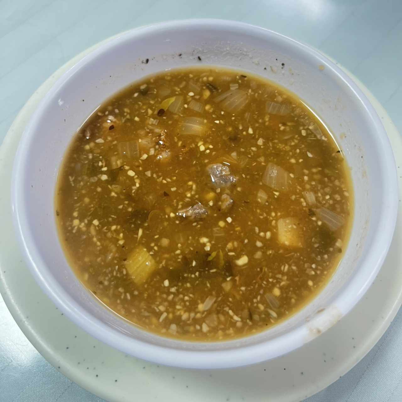 Sopa de lenteja con carne