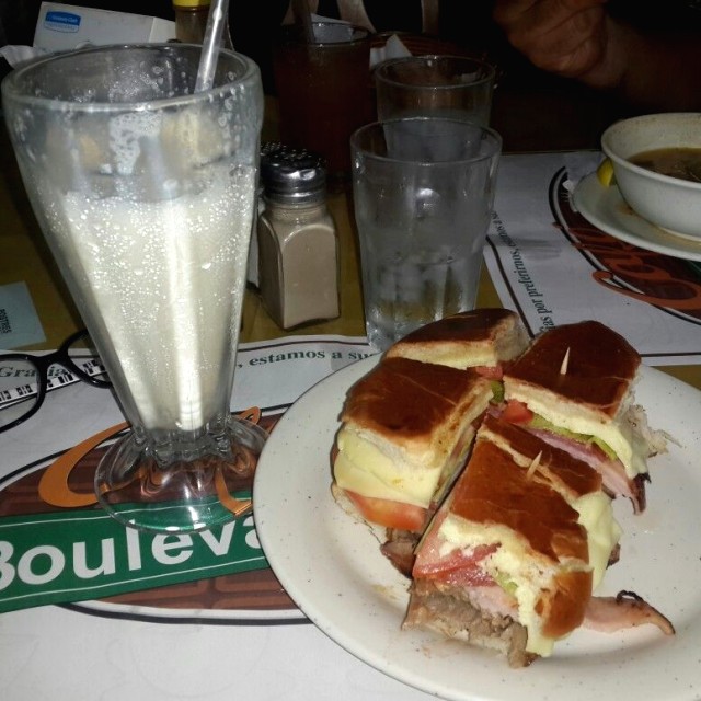 Cubano y malteada de galleta????