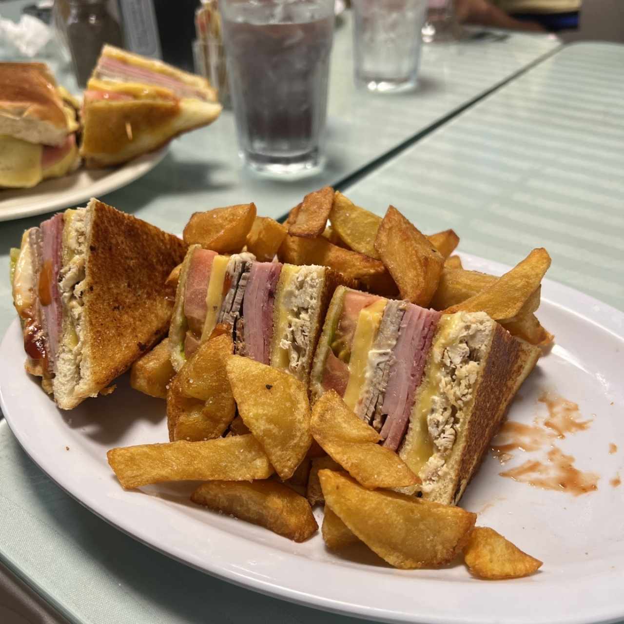 EMPAREDADOS - Club Sandwich