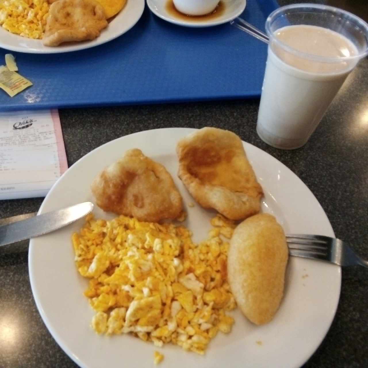 combo desayuno 3.50 + 0.50c extra chicha mediana + 0.95c carimañola