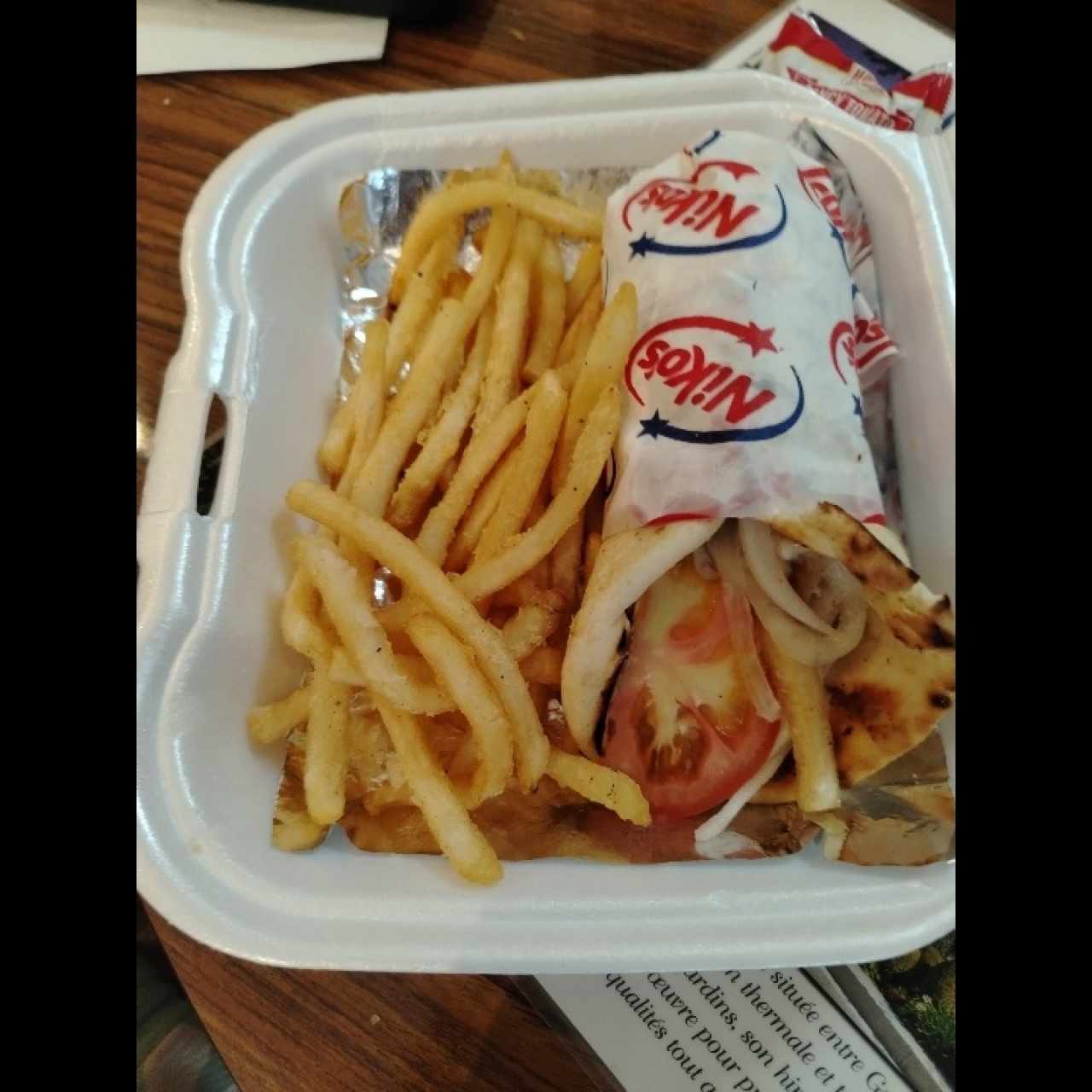 Combo - gyro pollo + acompañamiento + bebida
