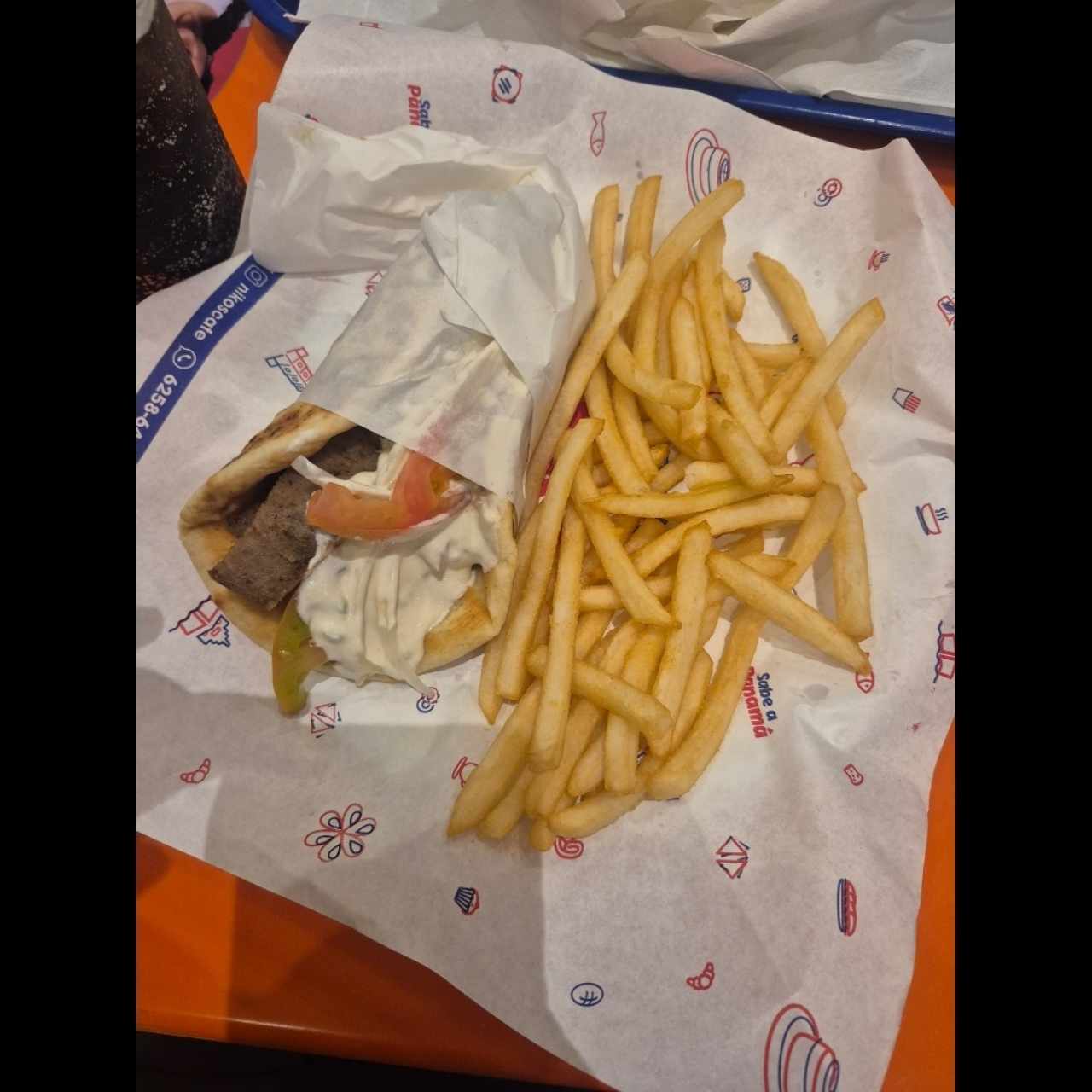 Combo - gyro original + acompañamiento + bebida