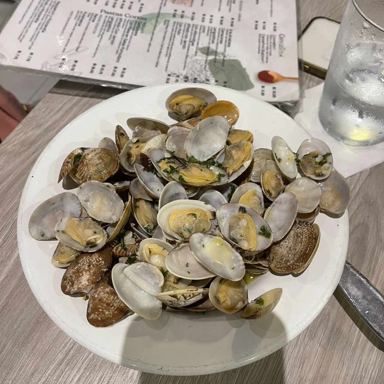 Almejas al Ajillo