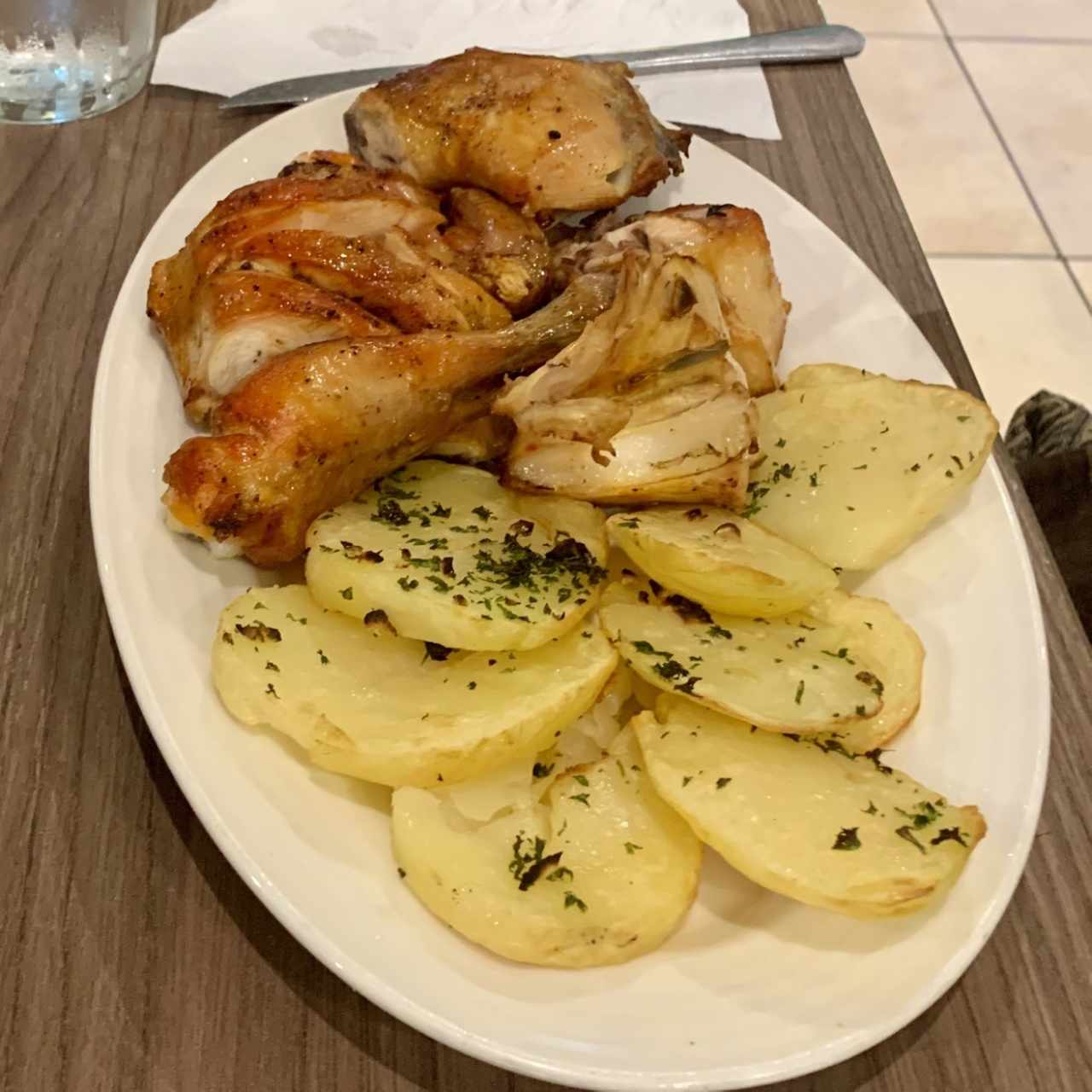 Pollo - Pollo Asado y papas salteadas