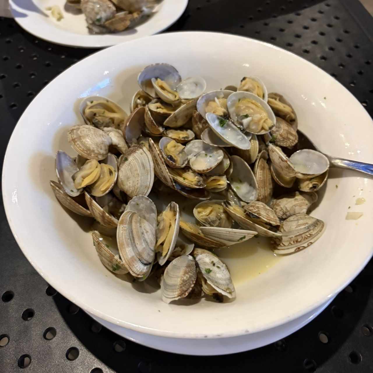 Almejas al Ajillo