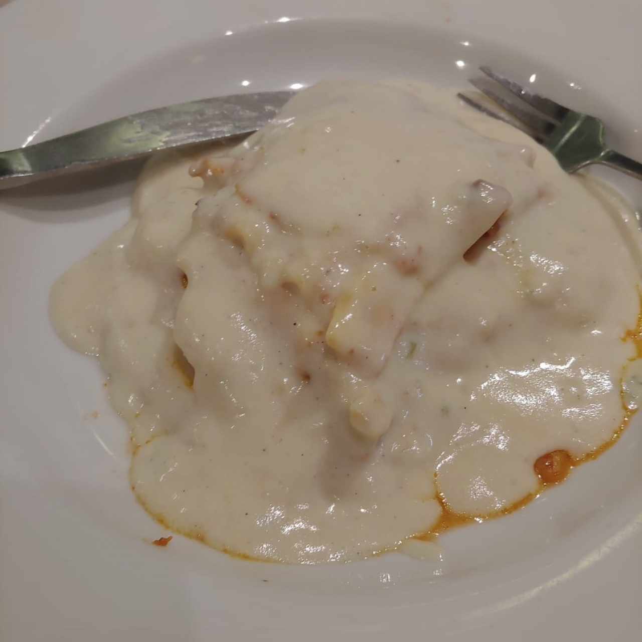 Lasagña de pollo en salsa blanca 