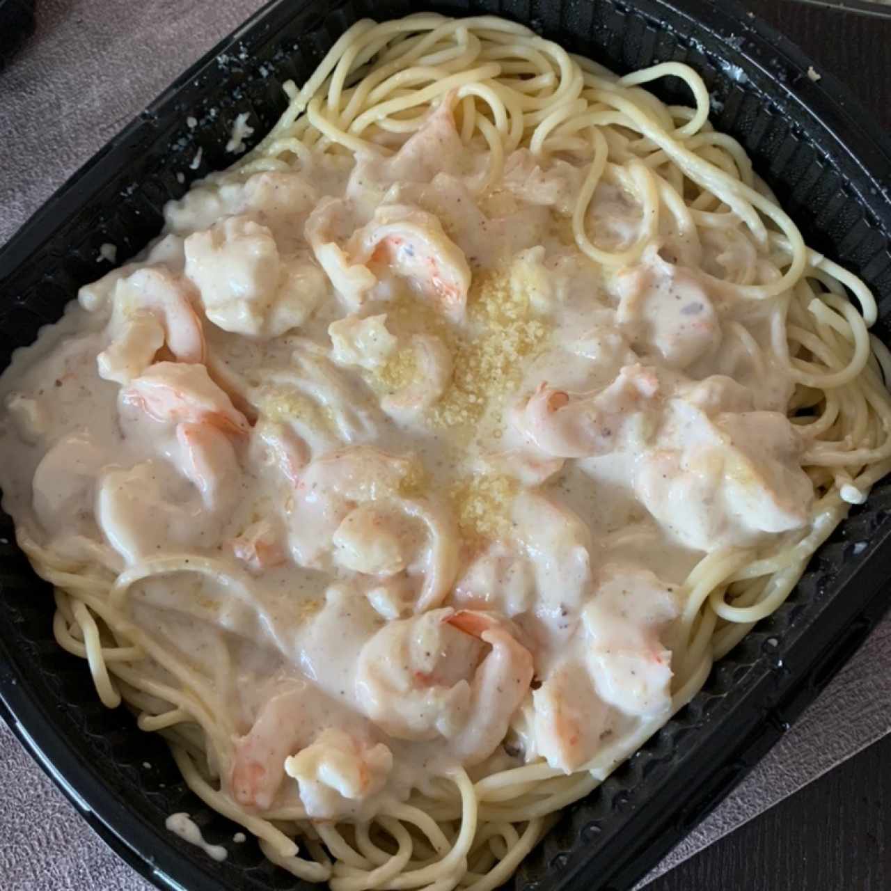 spaguetti con camarones salsa blanca