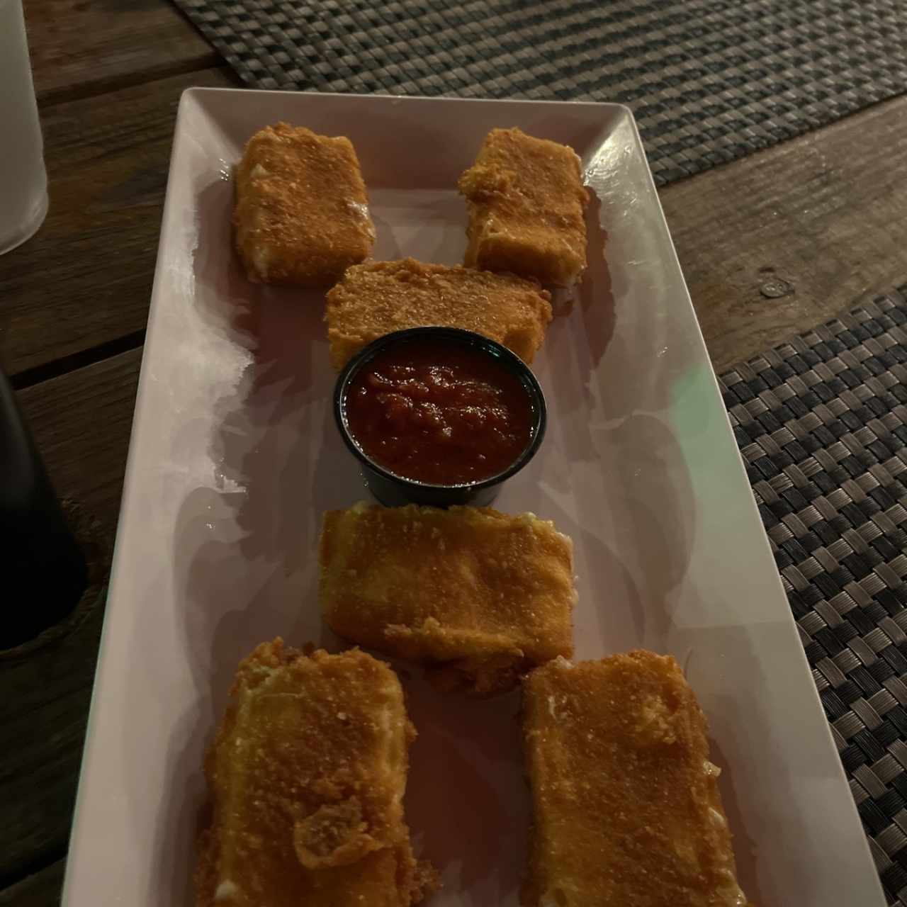 Antipastos - Mozzarella Apanada