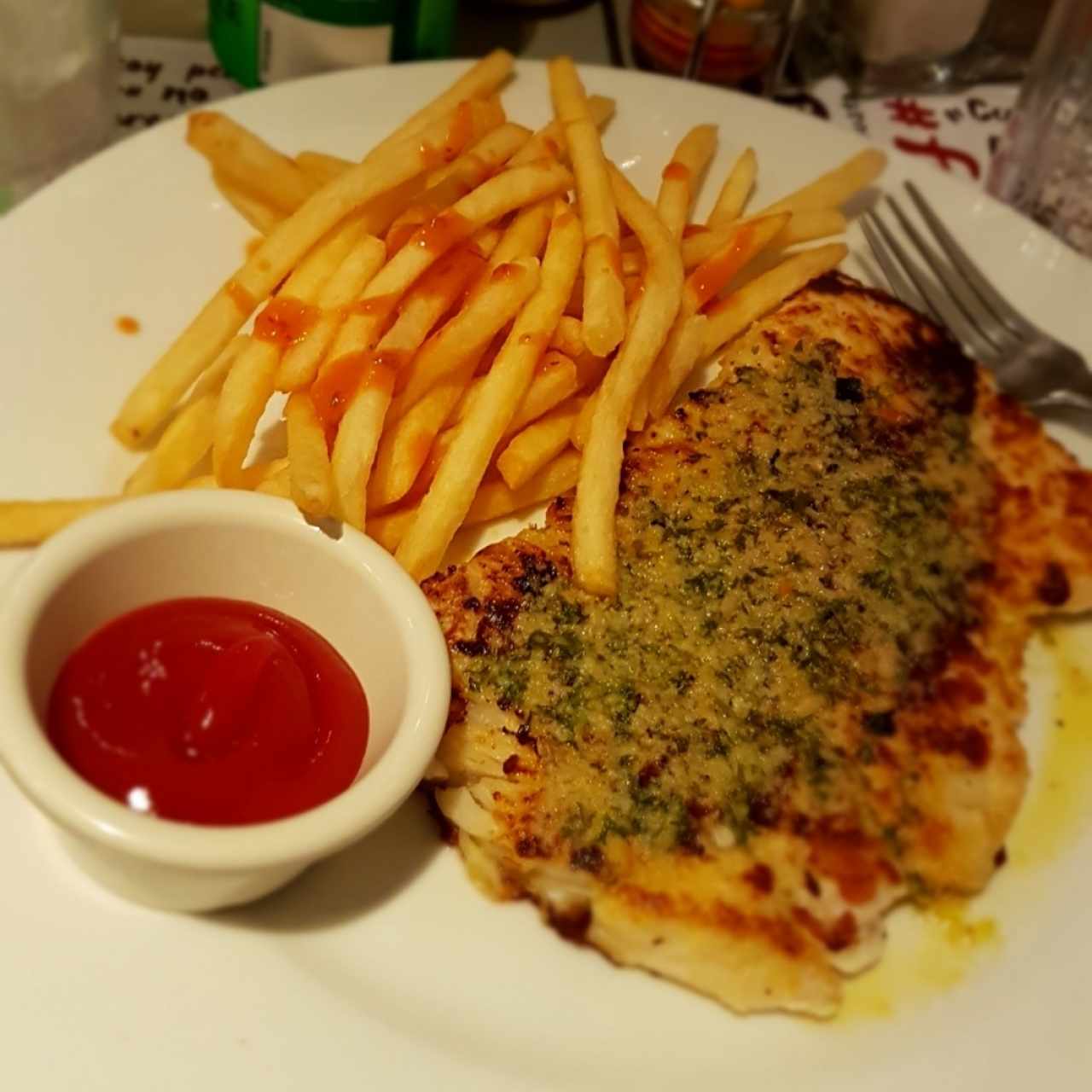PESCADOS + MARISCOS - Corvina al ajillo