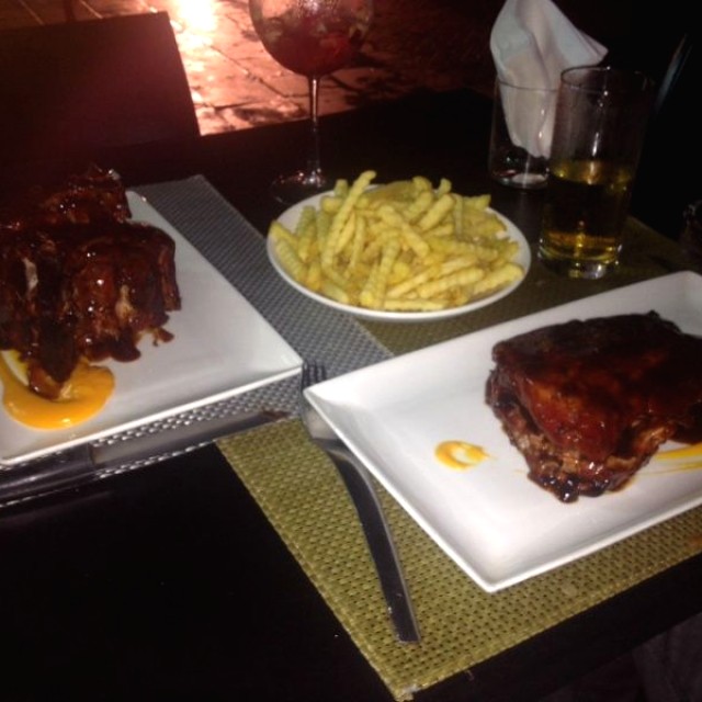 Chuleton & Costilla ft. Papas Fritas