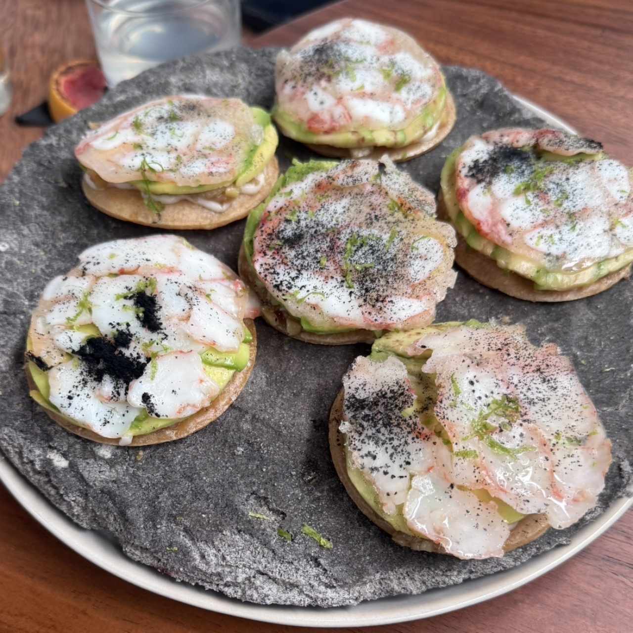 Tostada de Langostinos