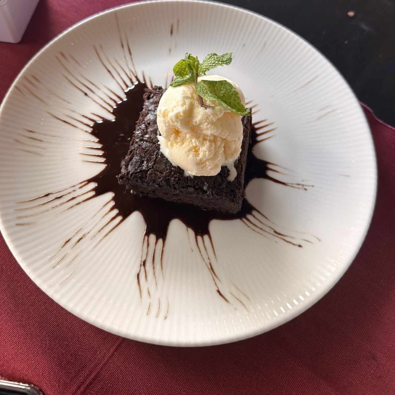 Postres - Brownie con helado